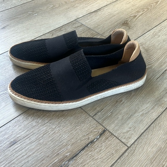 UGG Sammy Knit Slip On Sneakers Black Stretch - Picture 1 of 9